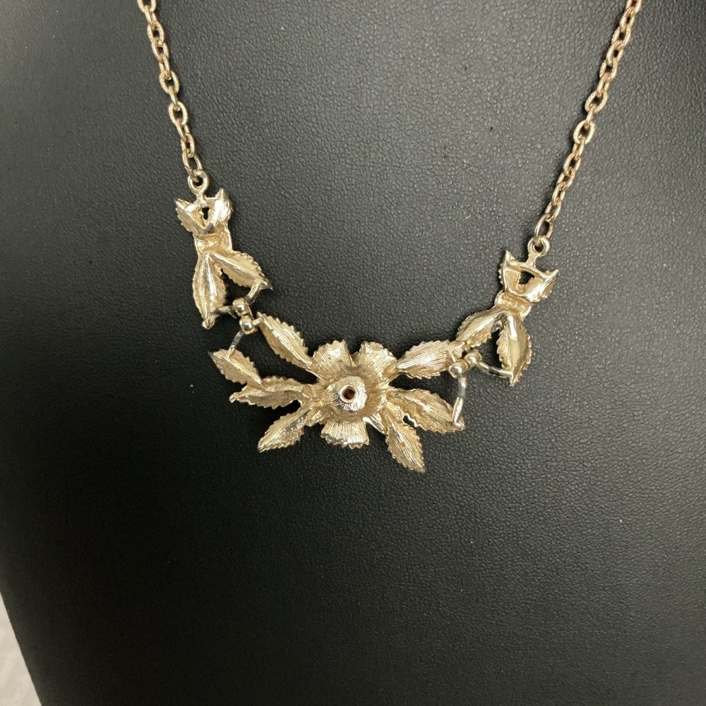 A&B Mfg. Co. Floral Wreath Vintage Gold Tone Choker - Picture 3 of 3